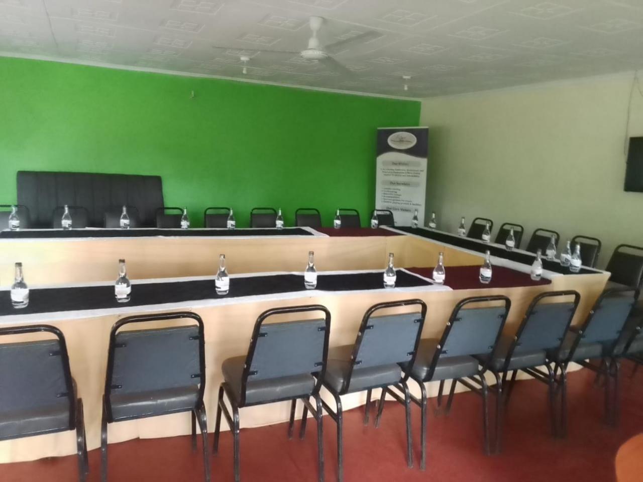 Sparkles Resort Meru Екстер'єр фото